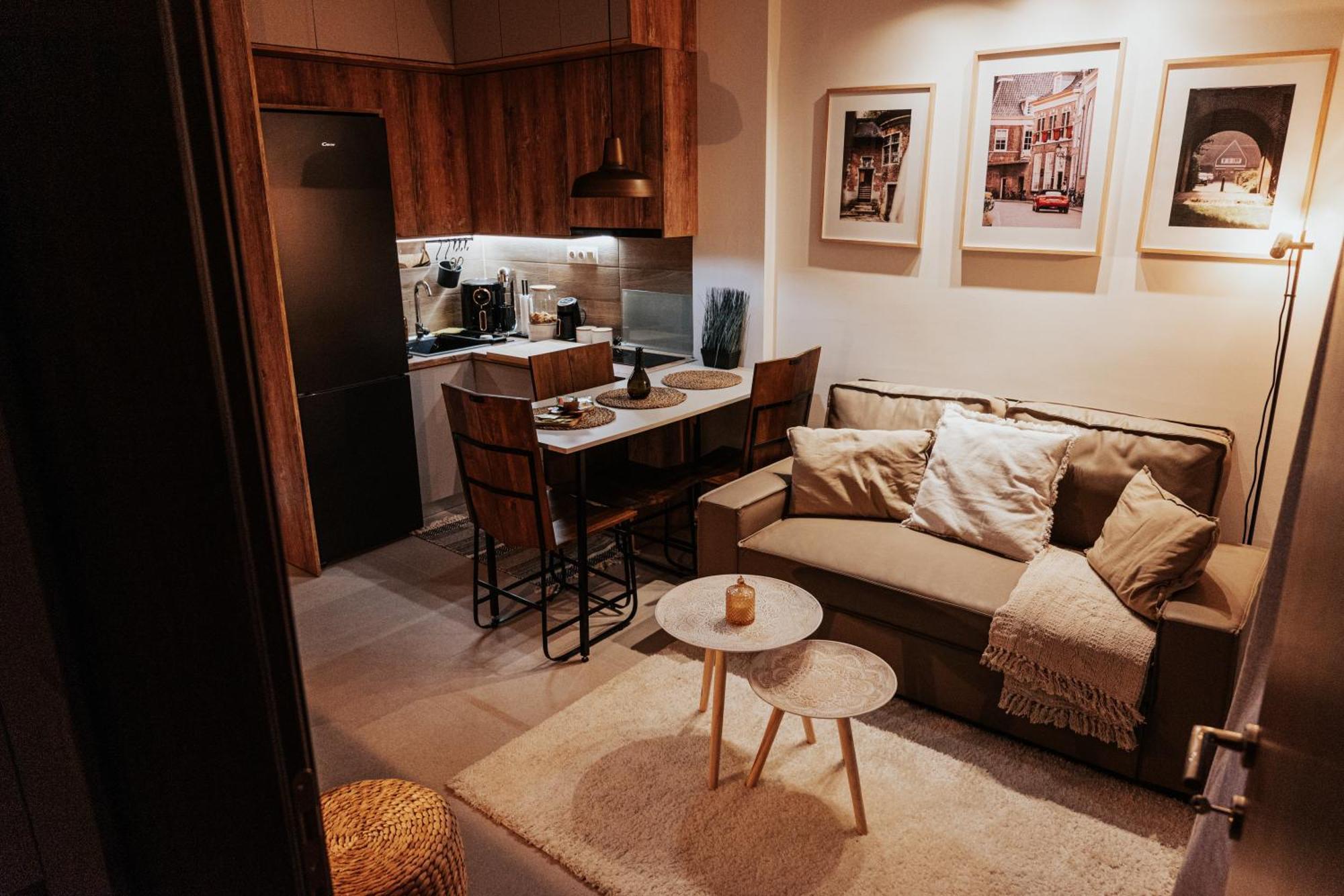 The Gallery Apartment *